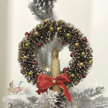 Load image into Gallery viewer, Bottlebrush Wreath with Candle and Ornaments, 6 inch