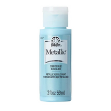 Load image into Gallery viewer, A bottle of Folk Art Metallic acrylic paint in the shade '2580 Ice Blue', featuring a light blue bottle with a white cap on a white background.