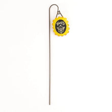 Load image into Gallery viewer, Miniature Rustic Metal Honey Sign &amp; Hook