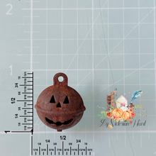 Load image into Gallery viewer, Box of 12 Rusty Sealed Halloween Jack O’ Lantern Pumpkin Bells